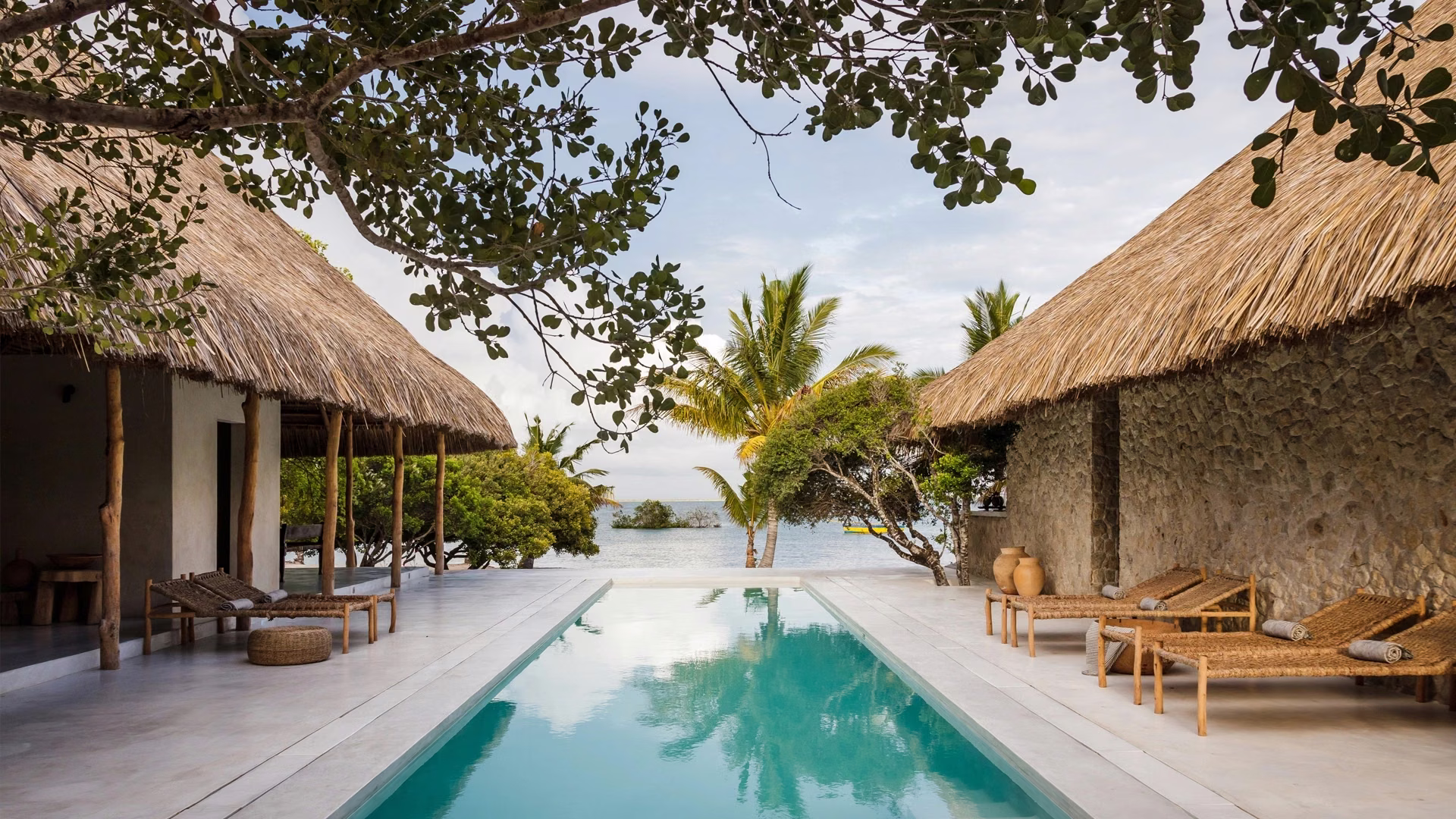 Sussurro lodge swimming pool in Mozambique.